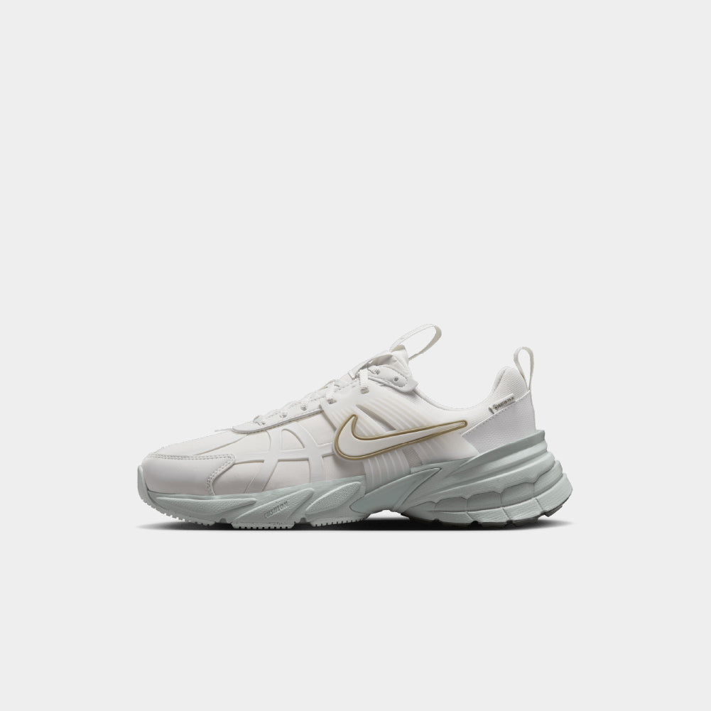 Nike V2K Run GORE-TEX (W) – Classic & Stylish Footwear – atmos
