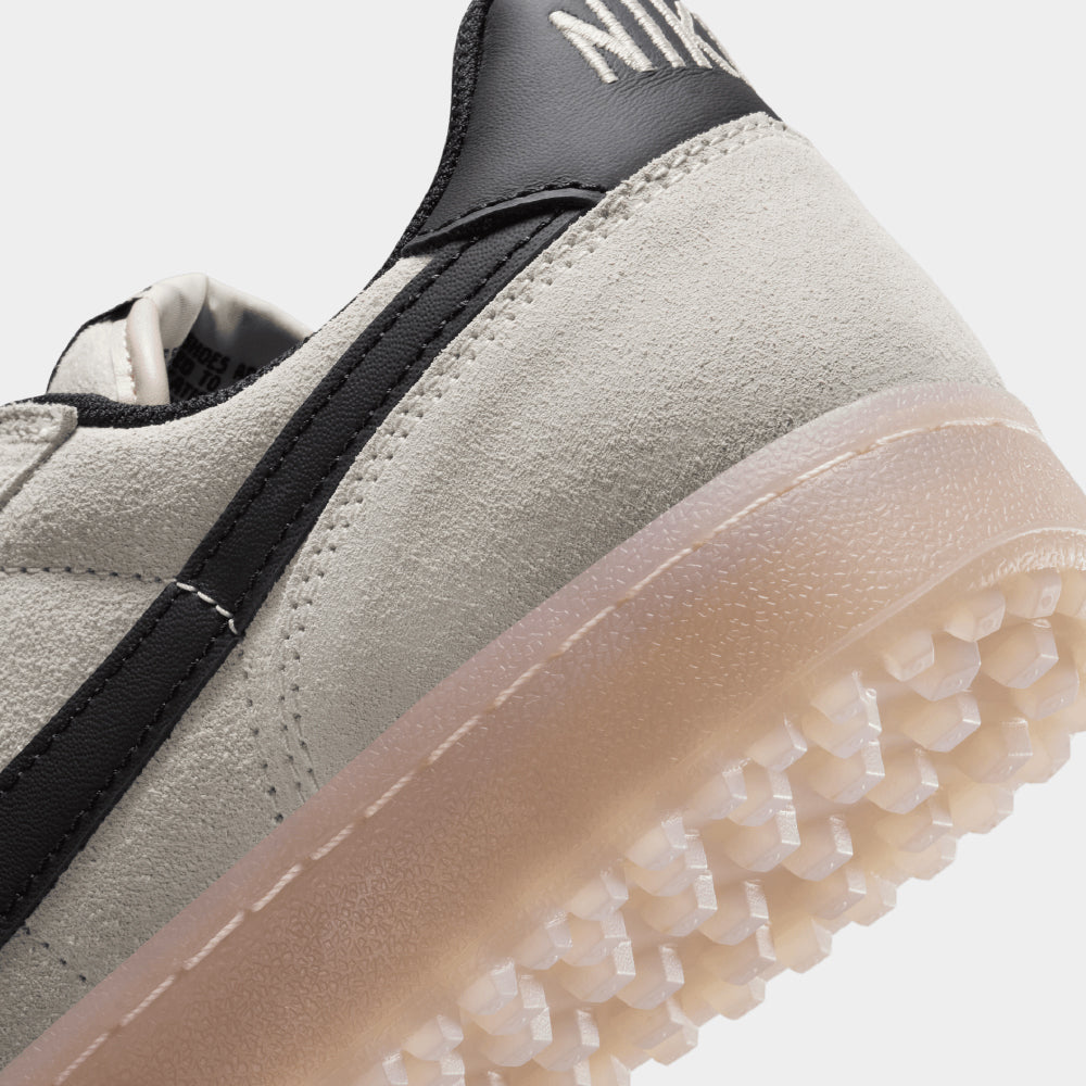 Nike Field General 82