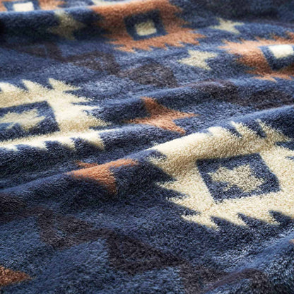 Logos Boa & Fleece Cushion Blanket