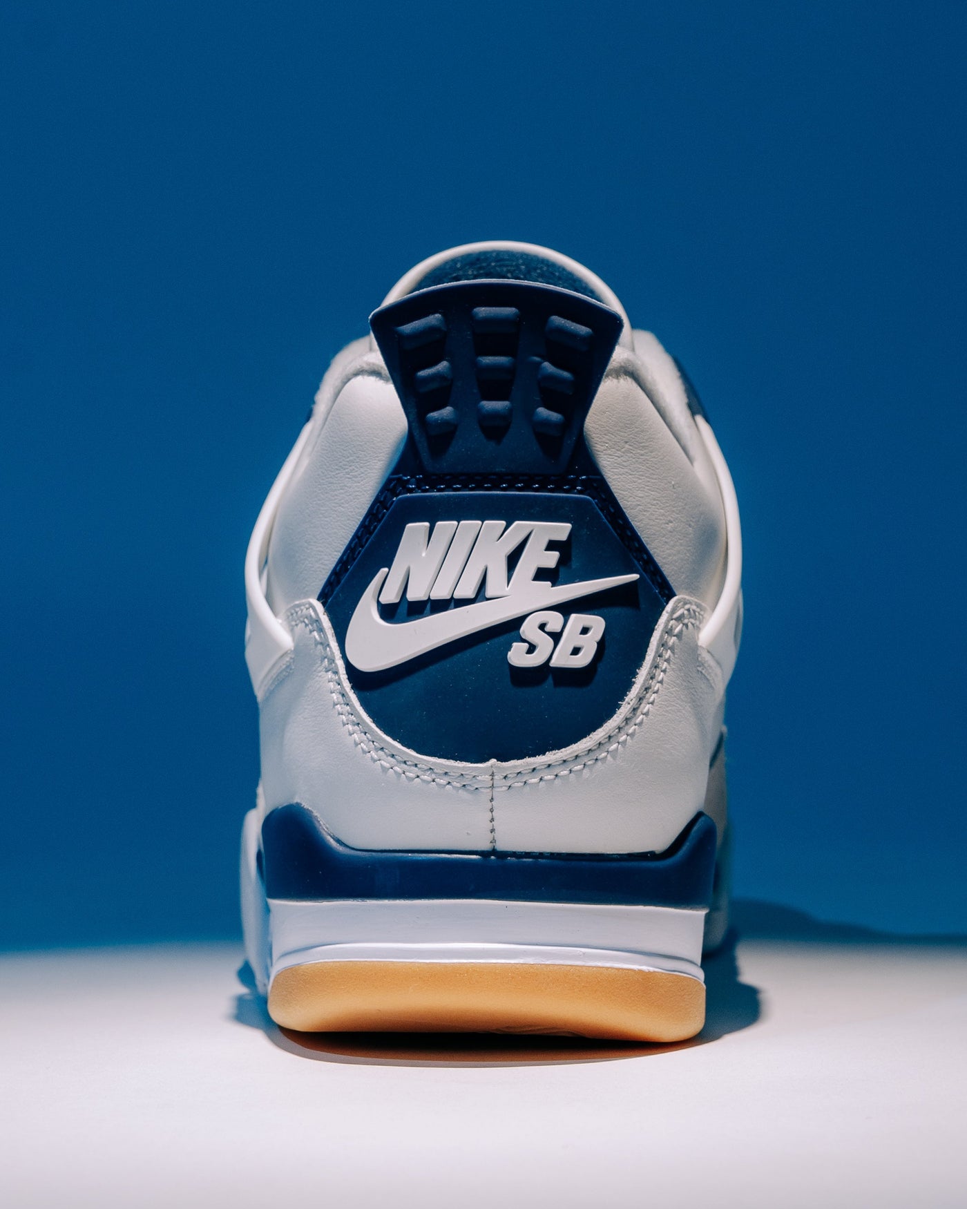 Nike SB x Air Jordan 4 Retro "Navy"