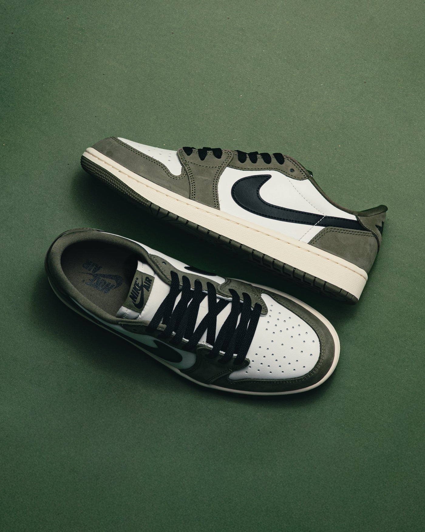 Air Jordan 1 Retro Low OG "Medium Olive"