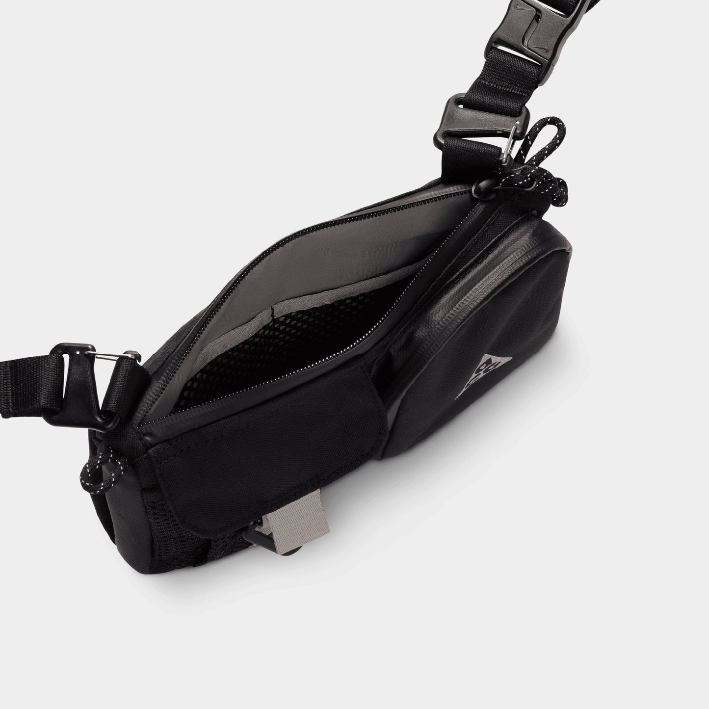 Nike ACG "DAYMAX" Crossbody Bag