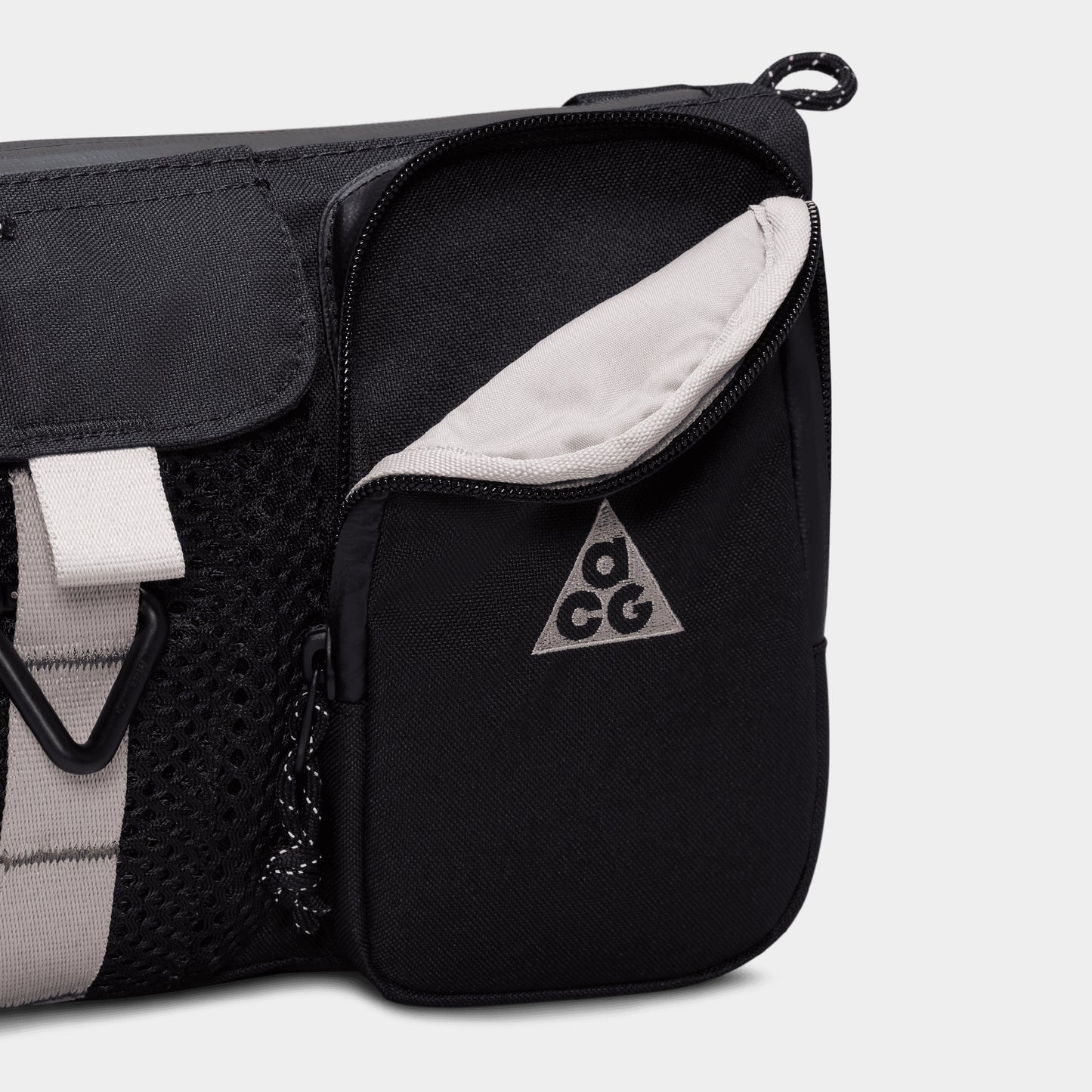 Nike ACG "DAYMAX" Crossbody Bag