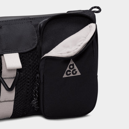 Nike ACG "DAYMAX" Crossbody Bag