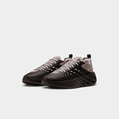 Nike Ava Edge