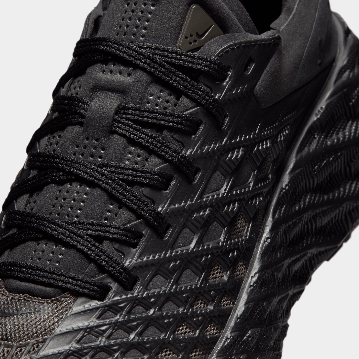 Nike Ava Edge