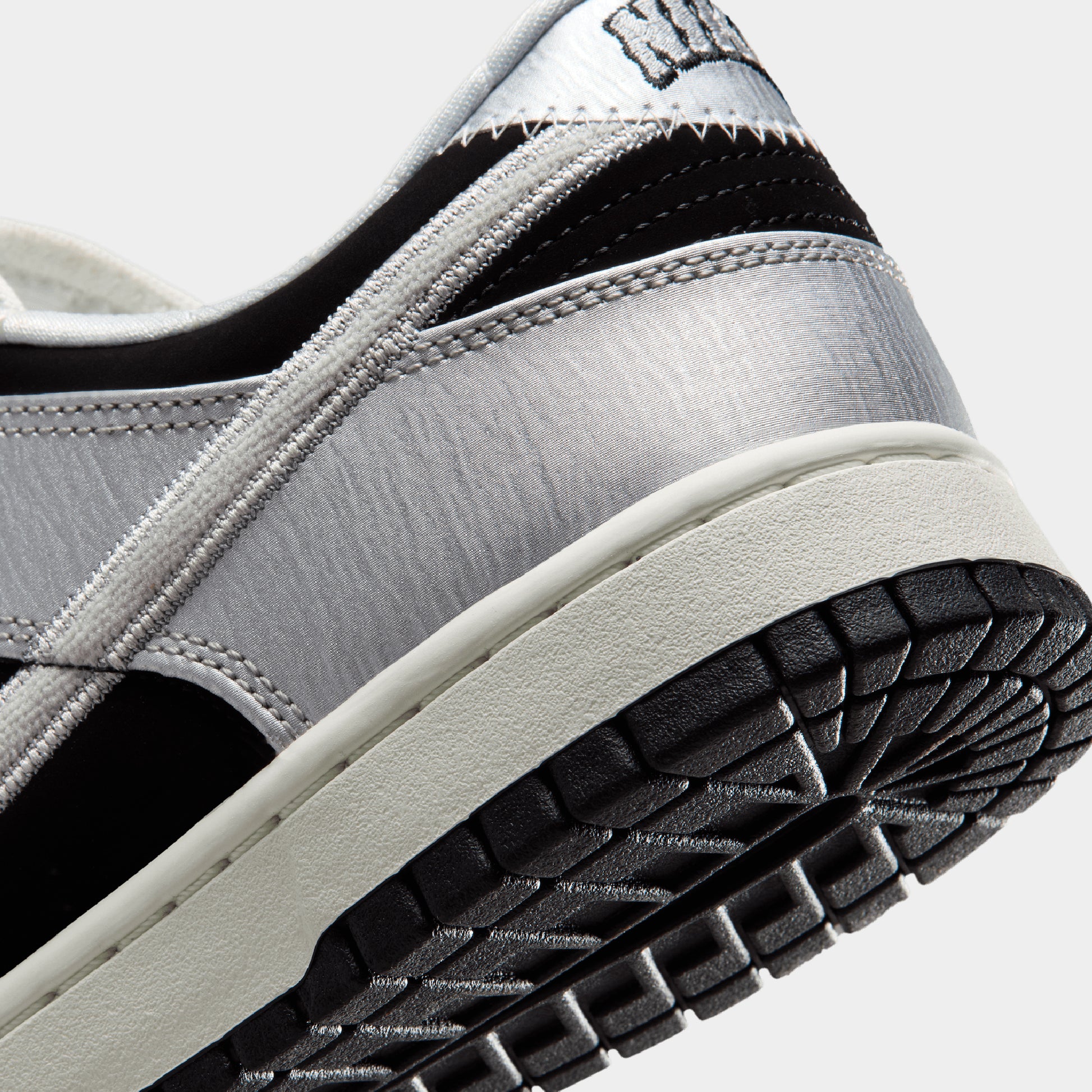 Nike Dunk Low Retro