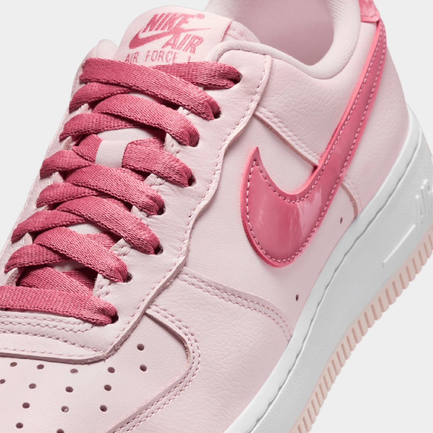 Nike Air Force 1 '07 "Valentine's Day" (W)