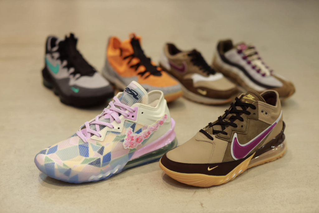 NIKE LEBRON XVIII LOW