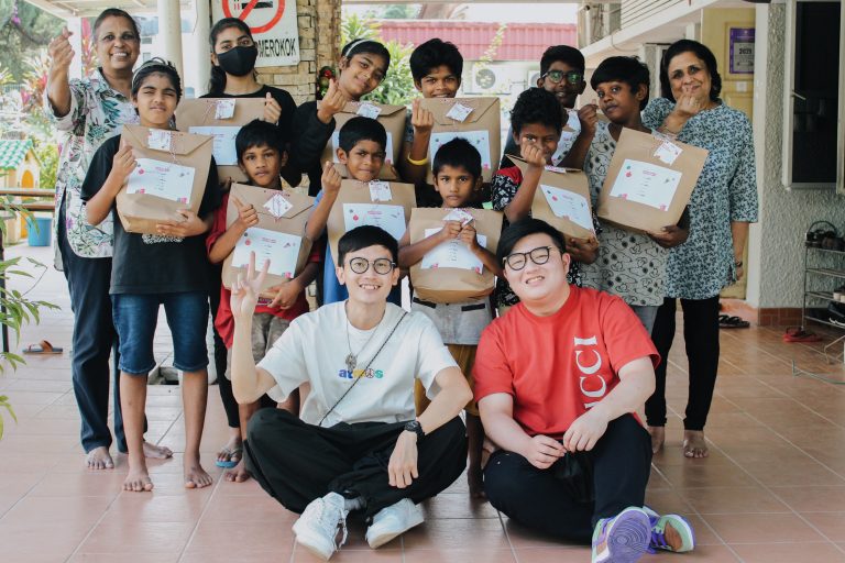 CELEBRATE A JOYFUL CHRISTMAS TOGETHER AT ATMOS KL