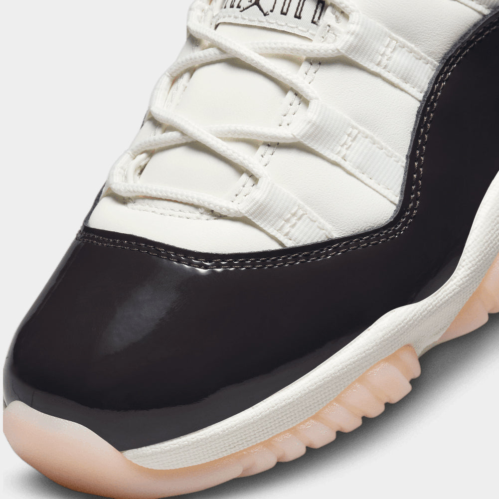 Air Jordan 11 Retro "Neapolitan" (W)