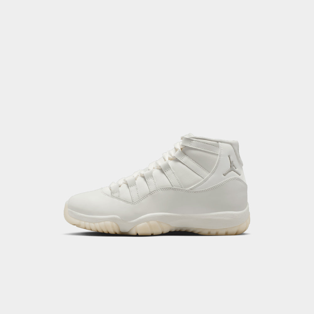 Air Jordan 11 Retro "Pearl" (W)