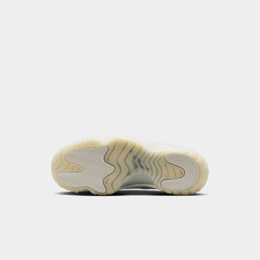 Air Jordan 11 Retro "Pearl" (W)