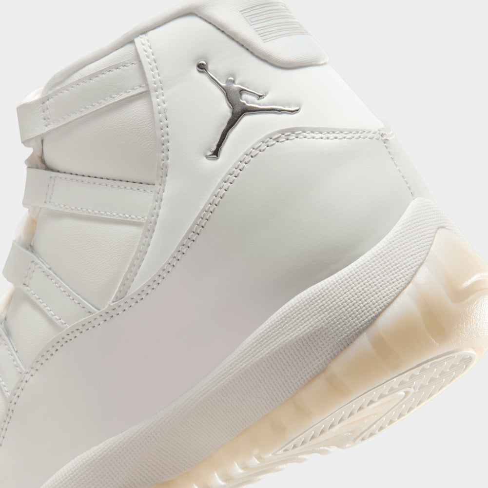 Air Jordan 11 Retro "Pearl" (W)