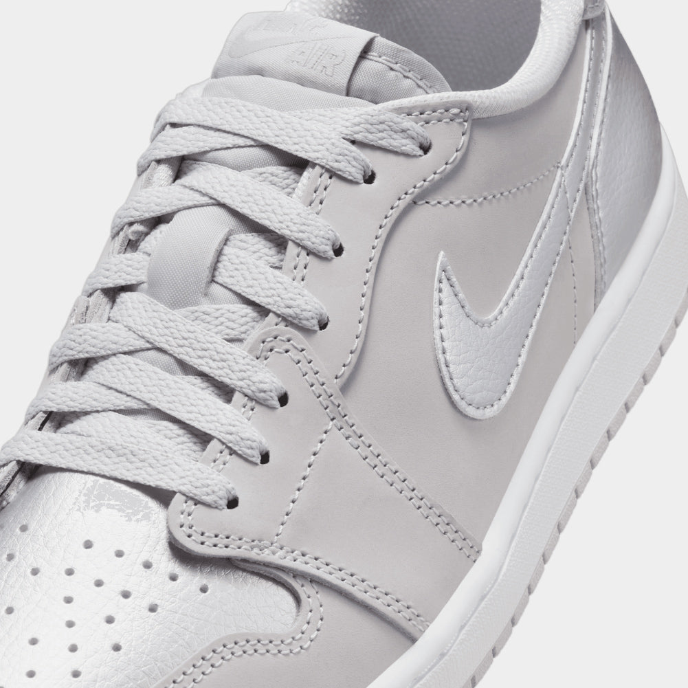 Air Jordan 1 Low OG "Metallic Silver"