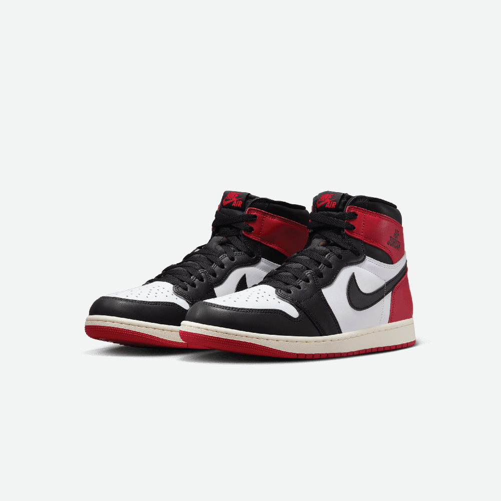 Air Jordan 1 Retro High OG "Black Toe"