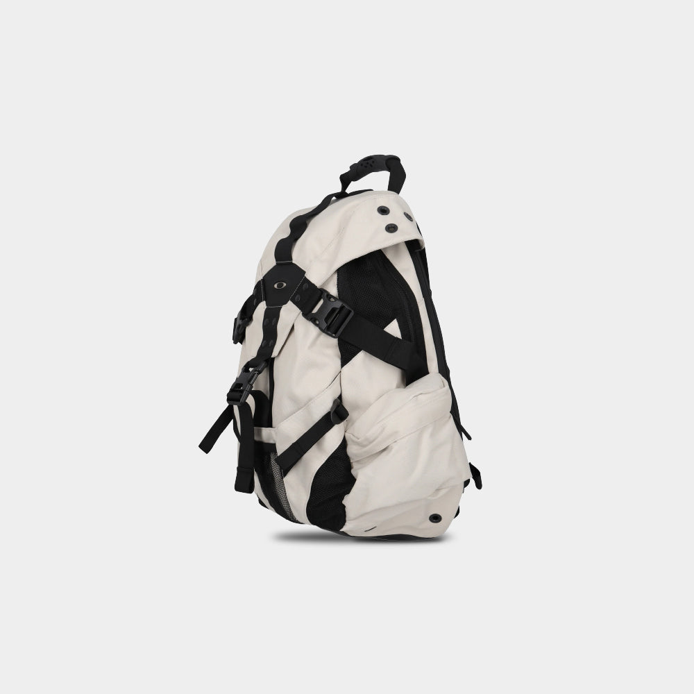 Oakley Icon RC Backpack – atmos Kuala Lumpur