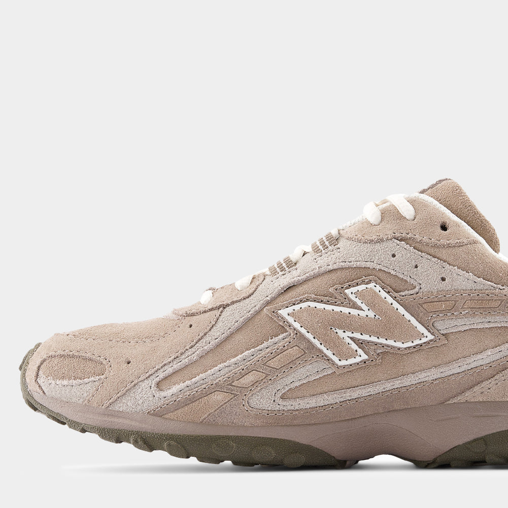 New Balance 204L