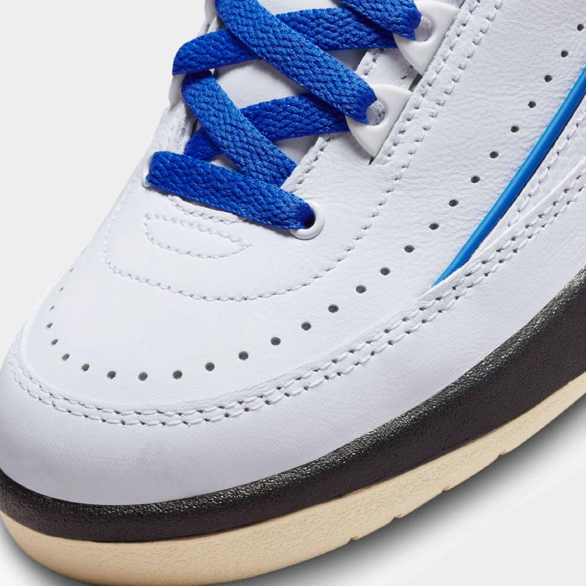 Air Jordan 2 Retro Low (W)